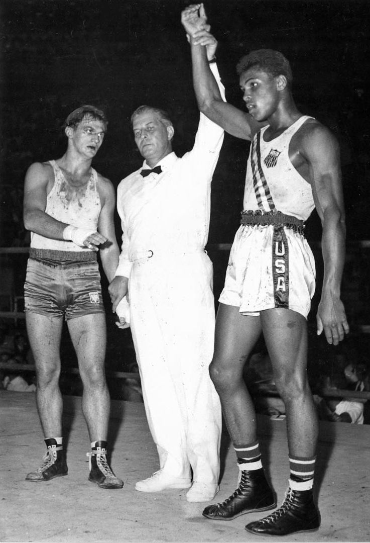 Zbigniew Pietrzykowski (left) and Muhammad Ali at the Rome Olympics in 1960. 