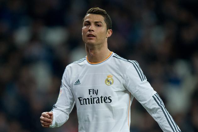 Christiano Ronaldo in a jersey with a Fly Emirates logo. Photo: sportslook.net/