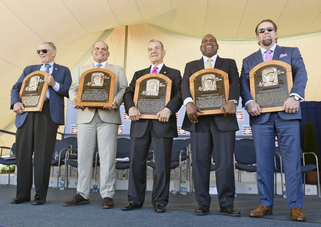 Nightengale: Pudge, Bagwell, Raines Recall More Personal Era in Hall of Fame Induction