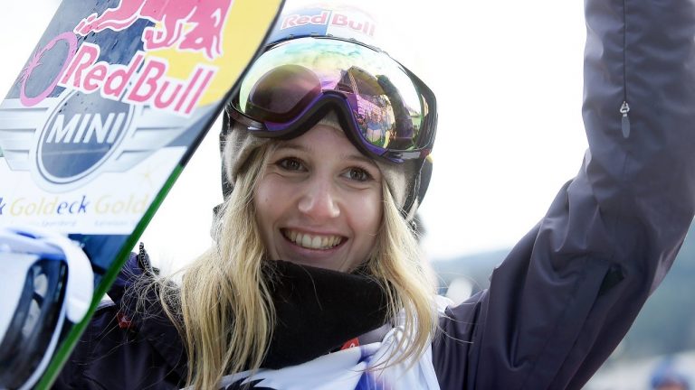 Anna Gasser Poised to Claim Big Air Title at FIS Snowboard Freestyle World Cup