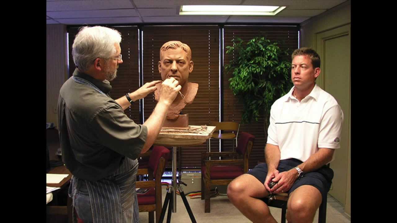 Artist Blair Buswell Sculpts Busts of Pro Football Hall of Fame Inductees