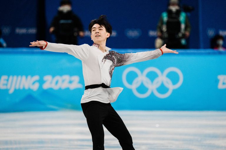 American Figure Skater Zhou Tests Positive for COVID-19 on Eve of Men’s Singles